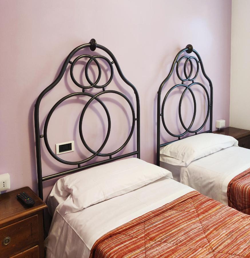 Aduepassi Bed and Breakfast Ascoli Piceno Buitenkant foto